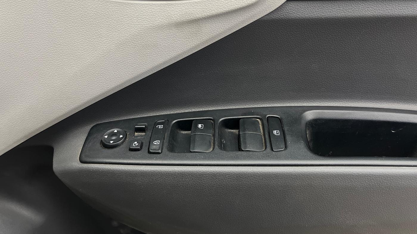 2021 Hyundai GRAND I10 NIOS ASTA 1.2 KAPPA VTVT, Petrol, Manual, 39,040 km, Driver Side Door Panels Control