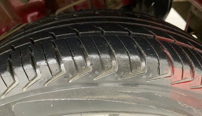 2017 Hyundai Eon ERA PLUS (O), Petrol, Manual, 30,119 km, Left Rear Tyre Tread