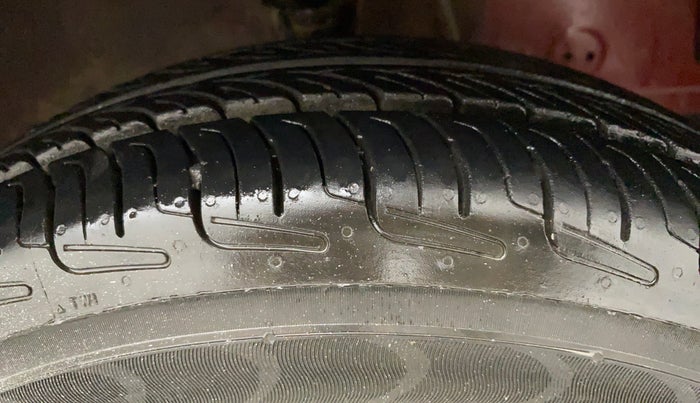 2017 Hyundai Eon ERA PLUS (O), Petrol, Manual, 30,119 km, Right Front Tyre Tread