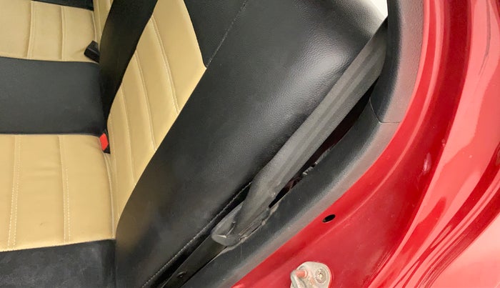 2017 Hyundai Eon ERA PLUS (O), Petrol, Manual, 30,119 km, Left C pillar - Trim cover missing