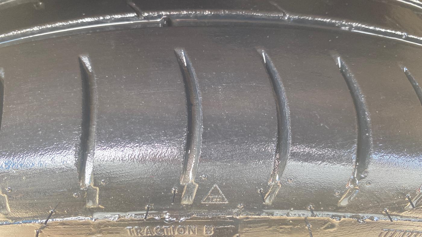 2019 Maruti Swift ZXI PLUS AMT, Petrol, Automatic, 81,368 km, Left Front Tyre Tread