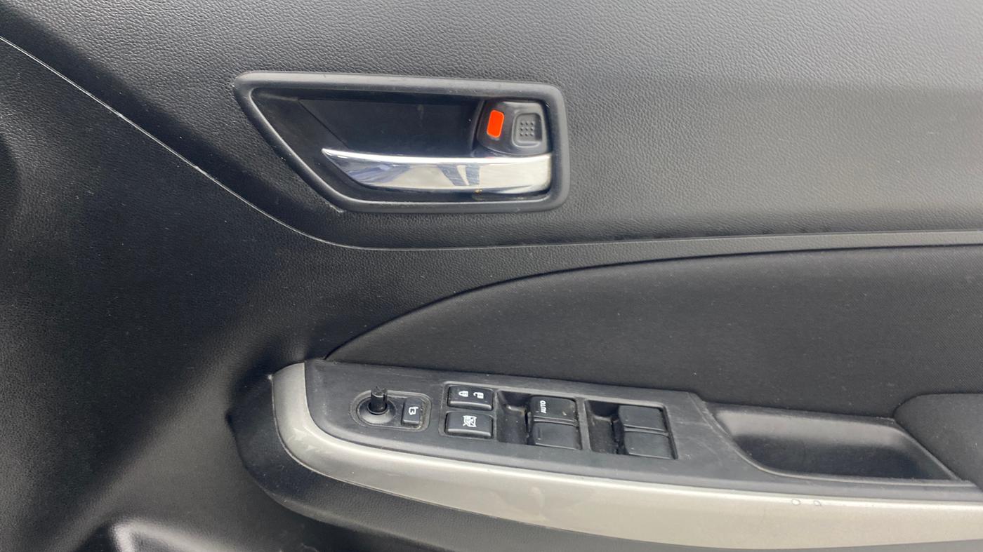 2019 Maruti Swift ZXI PLUS AMT, Petrol, Automatic, 81,368 km, Driver Side Door Panels Control