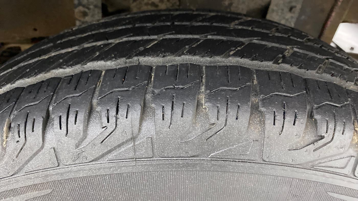 2017 Mahindra Thar CRDE 4X4 BS IV, Diesel, Manual, 41,028 km, Right Front Tyre Tread