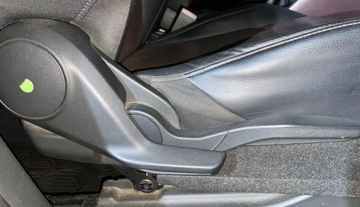 2022 Maruti Grand Vitara ALPHA SMART HYBRID AT, Petrol, Automatic, 58,453 km, Driver Side Adjustment Panel