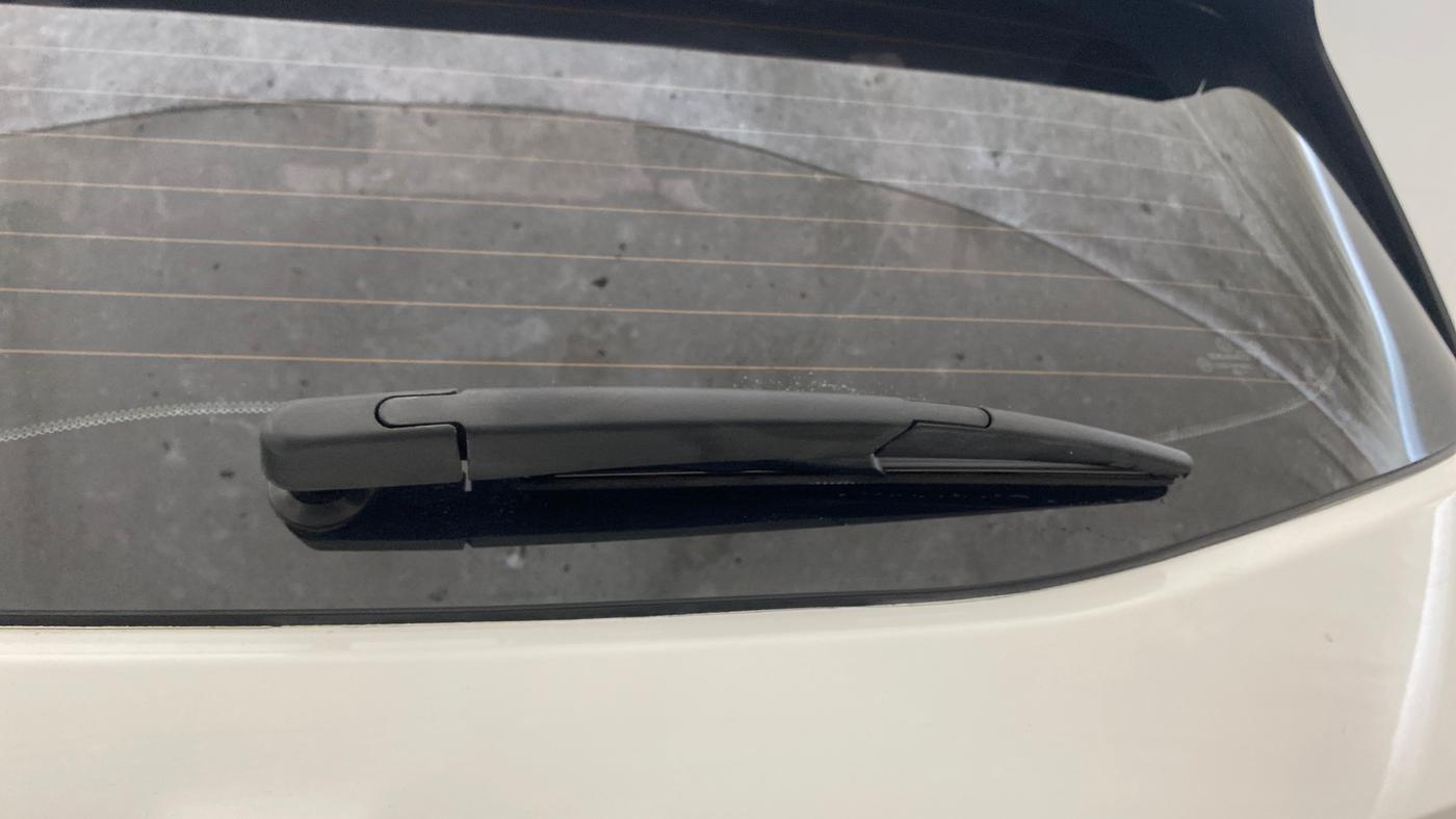 2020 MG HECTOR PLUS SHARP 2.0 DIESEL TURBO MT 6-STR, Diesel, Manual, 1,33,222 km, Rear Wiper