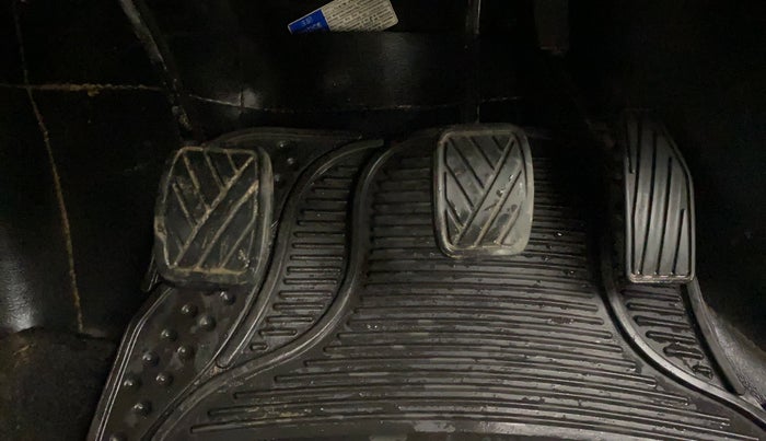 2016 Maruti Baleno DELTA PETROL 1.2, Petrol, Manual, 77,090 km, Pedals