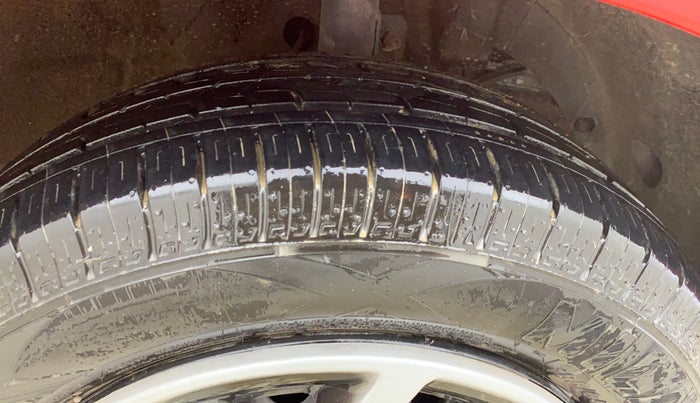 2016 Maruti Baleno DELTA PETROL 1.2, Petrol, Manual, 77,090 km, Right Front Tyre Tread