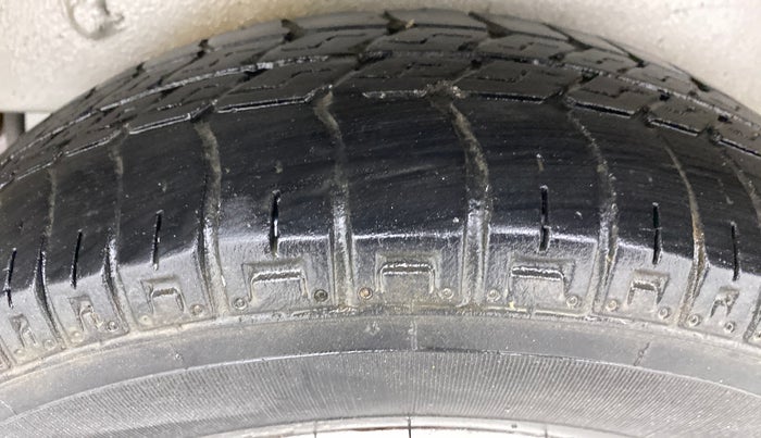 2016 Maruti OMNI E 8 STR, Petrol, Manual, 64,968 km, Left Rear Tyre Tread