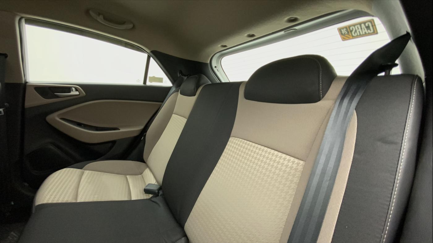 2019 Hyundai Elite i20 SPORTZ PLUS  1.2 CVT, Petrol, Automatic, 17,755 km, Right Side Rear Door Cabin
