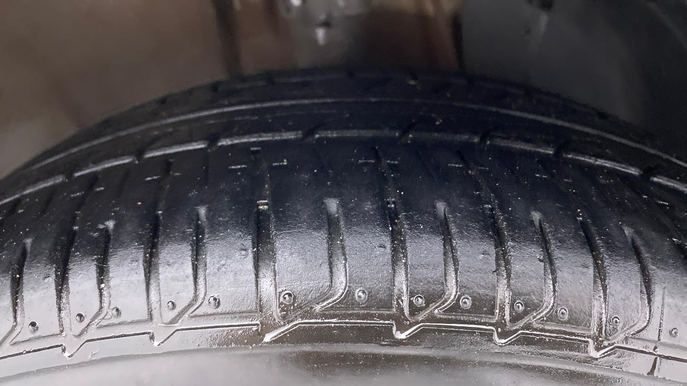 2020 Hyundai NEW I20 SPORTZ 1.2 AT, Petrol, Automatic, 76,360 km, Right Front Tyre Tread