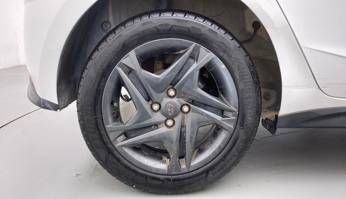 2020 Hyundai NEW I20 SPORTZ 1.2 AT, Petrol, Automatic, 76,360 km, Right Rear Wheel
