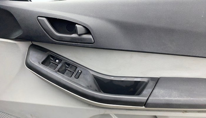 2022 Tata Tiago XTA PETROL, Petrol, Automatic, 53,060 km, Driver Side Door Panels Control