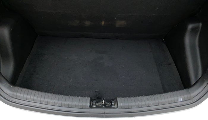 2014 Hyundai Grand i10 SPORTZ 1.2 KAPPA VTVT, Petrol, Manual, 47,072 km, Boot Inside