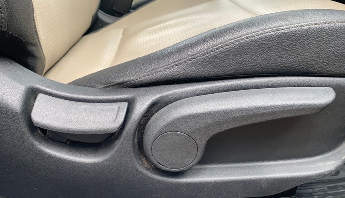 2019 Hyundai Verna 1.6 VTVT SX O, Petrol, Manual, 57,227 km, Driver Side Adjustment Panel