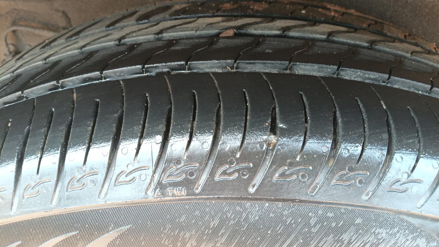 2022 KIA SONET HTX 1.5 AT, Diesel, Automatic, 41,894 km, Right Rear Tyre Tread