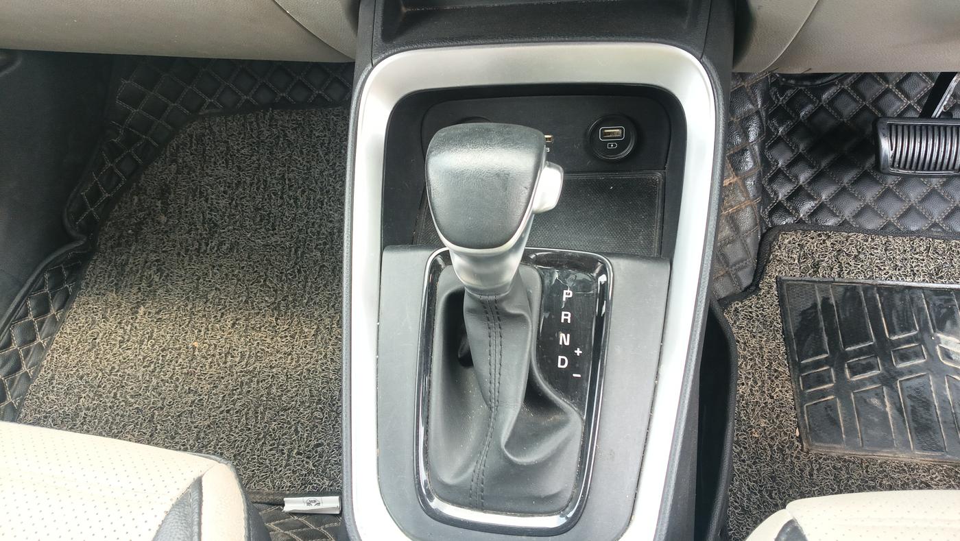 2022 KIA SONET HTX 1.5 AT, Diesel, Automatic, 41,894 km, Gear Lever