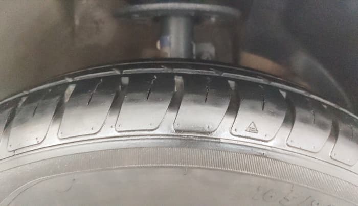 2019 Maruti Dzire VXI AMT, Petrol, Automatic, 38,987 km, Right Front Tyre Tread
