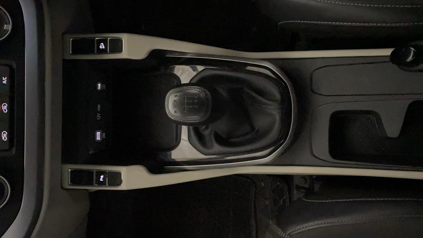 2022 KIA CARENS PRESTIGE 1.4 PETROL 7 STR, Petrol, Manual, 30,835 km, Gear Lever