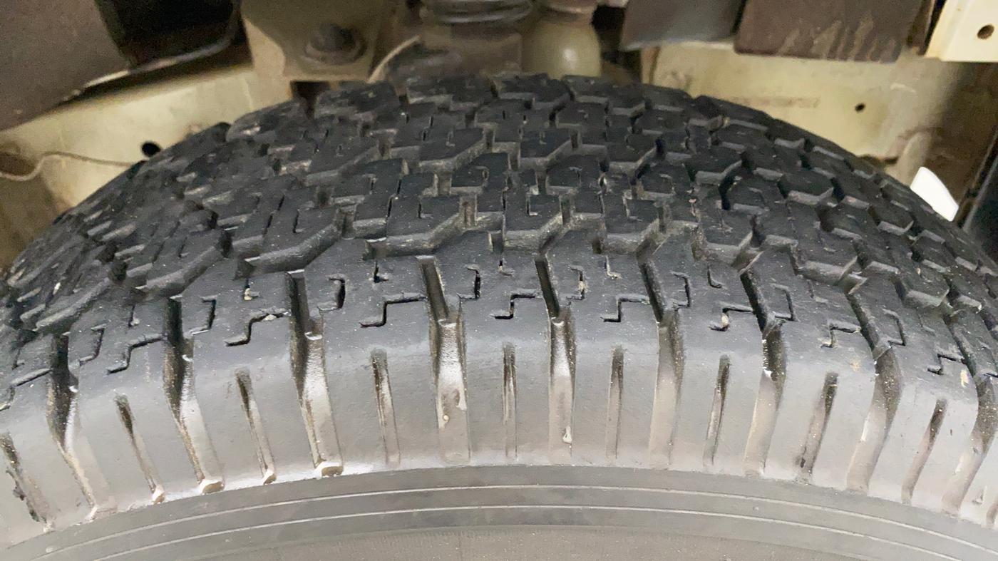 2019 Mahindra Bolero POWER+ SLE, Diesel, Manual, Right Front Tyre Tread
