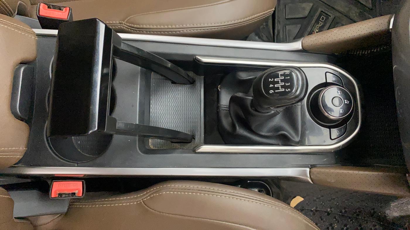 2022 Tata Harrier XZ PLUS 2.0L, Diesel, Manual, 1,33,769 km, Gear Lever