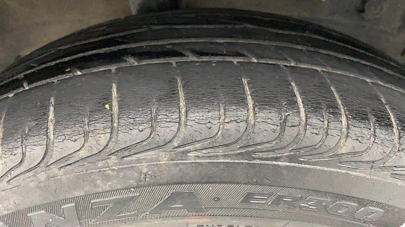 2013 Toyota Etios Liva V, Petrol, Manual, 49,233 km, Right Rear Tyre Tread