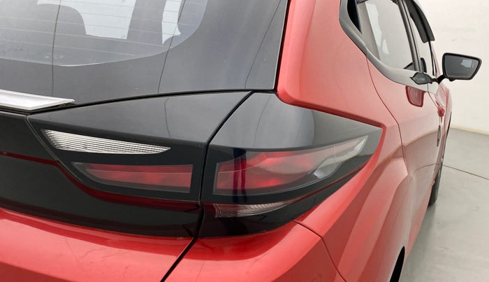 2020 Tata ALTROZ XZ (O) PETROL, Petrol, Manual, 82,072 km, Right tail light - Minor scratches