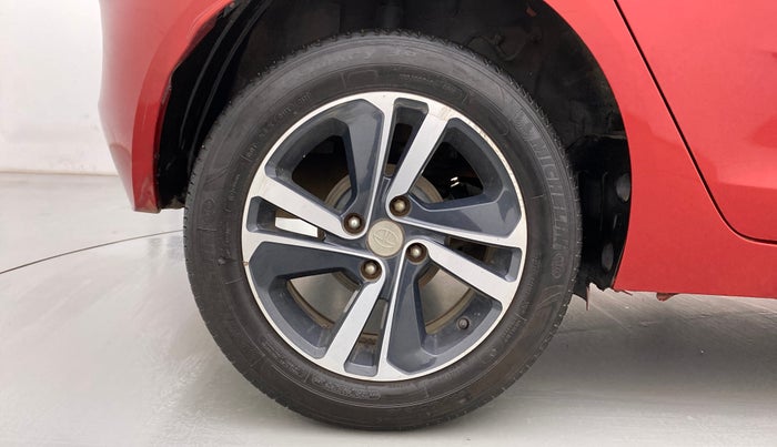2020 Tata ALTROZ XZ (O) PETROL, Petrol, Manual, 82,072 km, Right Rear Wheel