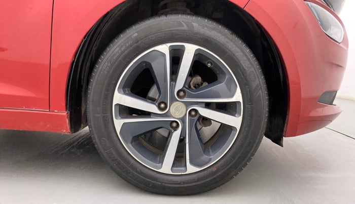 2020 Tata ALTROZ XZ (O) PETROL, Petrol, Manual, 82,072 km, Right Front Wheel
