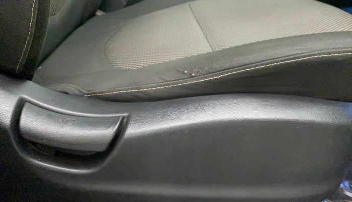 2016 Hyundai Creta BASE 1.6 PETROL, Petrol, Manual, 65,187 km, Driver Side Adjustment Panel