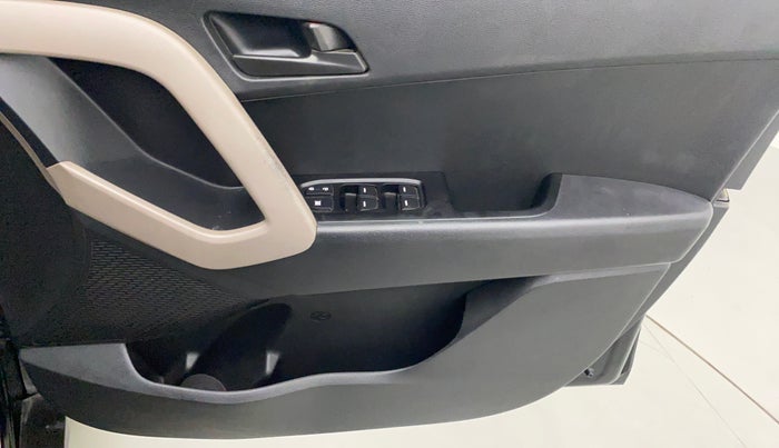 2016 Hyundai Creta BASE 1.6 PETROL, Petrol, Manual, 65,187 km, Driver Side Door Panels Control