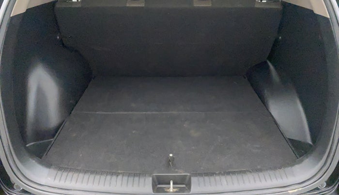 2016 Hyundai Creta BASE 1.6 PETROL, Petrol, Manual, 65,187 km, Boot Inside