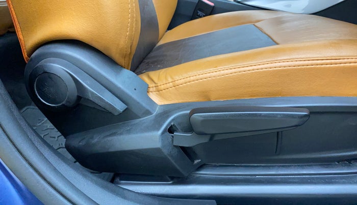 2022 Tata ALTROZ XZA, Petrol, Automatic, 41,552 km, Driver Side Adjustment Panel