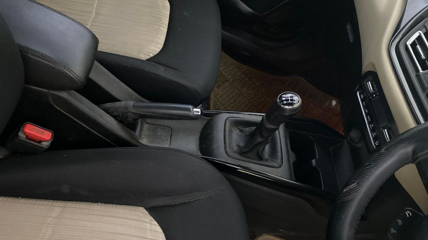 2023 Toyota Glanza G E-CNG, CNG, Manual, 74,710 km, Gear Lever