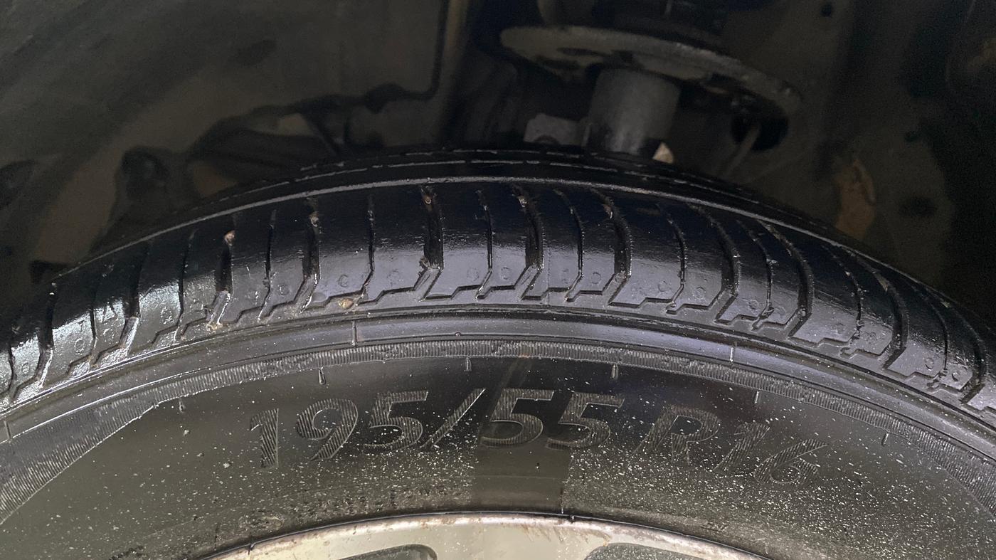 2023 Toyota Glanza G E-CNG, CNG, Manual, 74,710 km, Left Front Tyre Tread