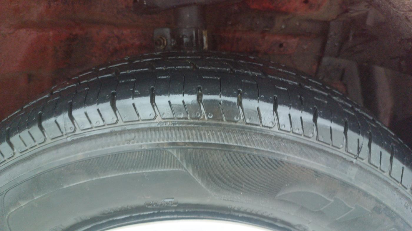 2017 Maruti Swift VXI, Petrol, Manual, 71,846 km, Right Front Tyre Tread