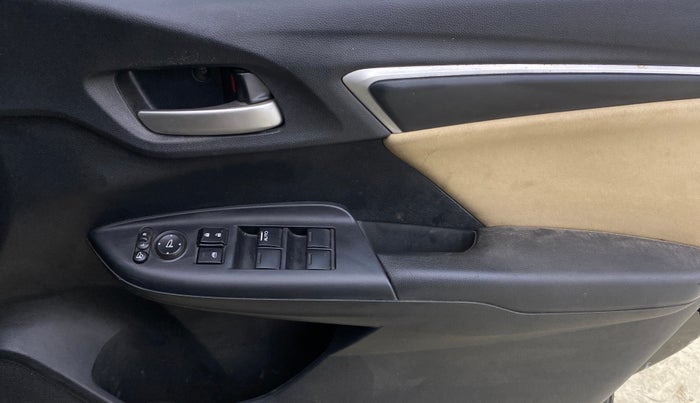 2021 Honda Jazz 1.2L I-VTEC VX CVT, Petrol, Automatic, 28,752 km, Driver Side Door Panels Control