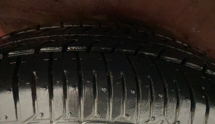 2013 Hyundai i10 SPORTZ 1.2, Petrol, Manual, 4,927 km, Right Rear Tyre Tread