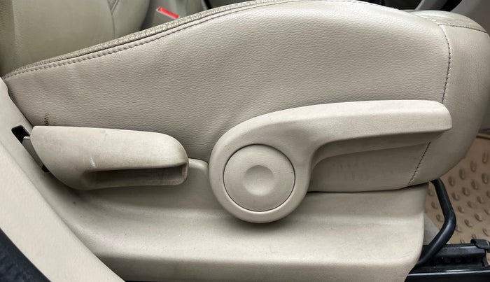 2019 Maruti Ciaz ALPHA 1.5 SHVS PETROL, Petrol, Manual, 64,410 km, Driver Side Adjustment Panel