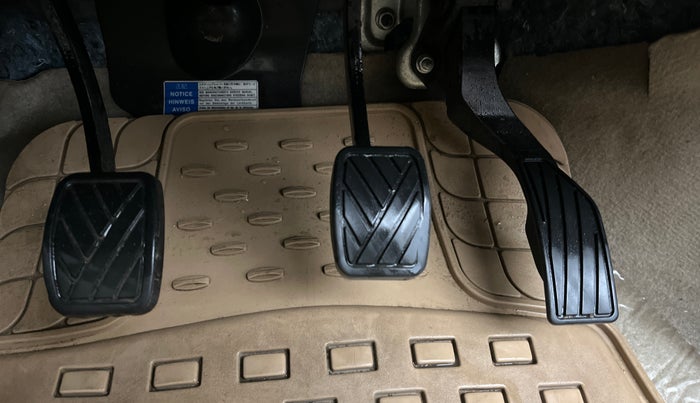 2019 Maruti Ciaz ALPHA 1.5 SHVS PETROL, Petrol, Manual, 64,410 km, Pedals