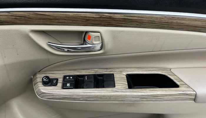 2019 Maruti Ciaz ALPHA 1.5 SHVS PETROL, Petrol, Manual, 64,410 km, Driver Side Door Panels Control