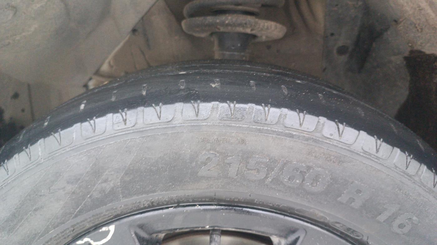 2019 Maruti Vitara Brezza ZDI PLUS, Diesel, Manual, 69,823 km, Left Front Tyre Tread