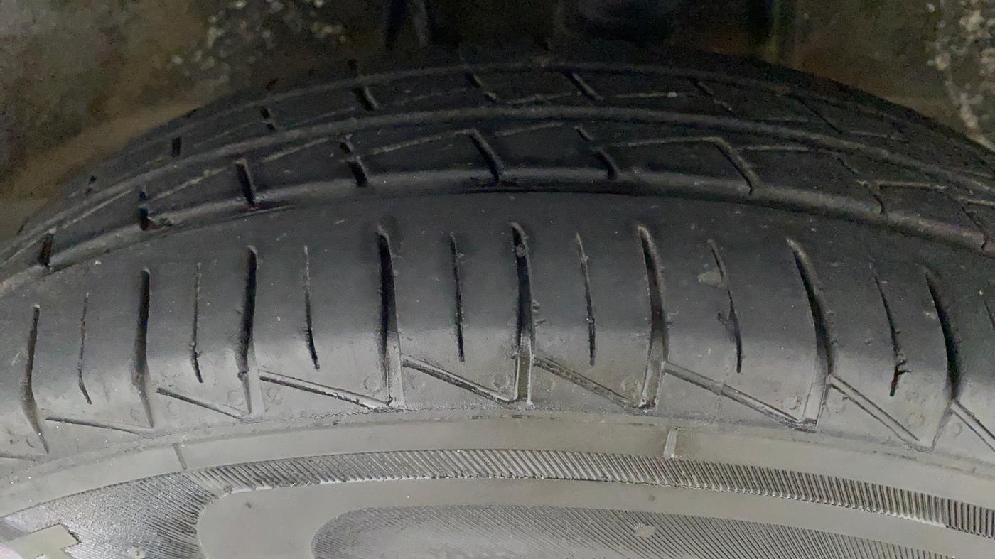 2022 Maruti Alto VXI, Petrol, Manual, 19,497 km, Left Front Tyre Tread
