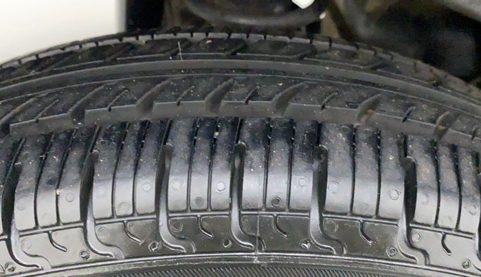 2018 Maruti Eeco 5 STR CNG WITH AC PLUSHTR, CNG, Manual, 35,109 km, Right Rear Tyre Tread