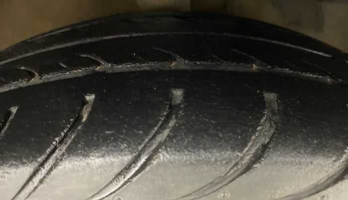 2012 Hyundai Eon MAGNA PLUS, Petrol, Manual, 64,595 km, Right Front Tyre Tread