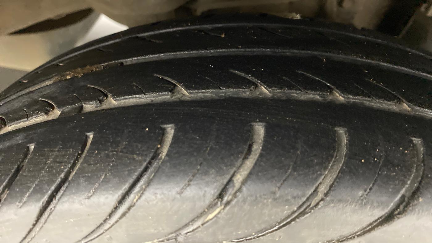 2012 Hyundai Eon MAGNA PLUS, Petrol, Manual, 64,595 km, Left Rear Tyre Tread