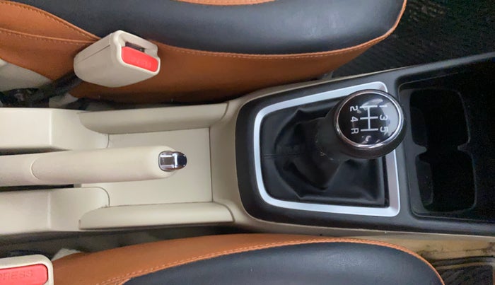 2022 Maruti Dzire VXI, Petrol, Manual, 25,955 km, Gear Lever