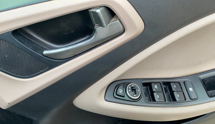 2017 Hyundai Elite i20 ASTA 1.2 (O), Petrol, Manual, 80,814 km, Driver Side Door Panels Control