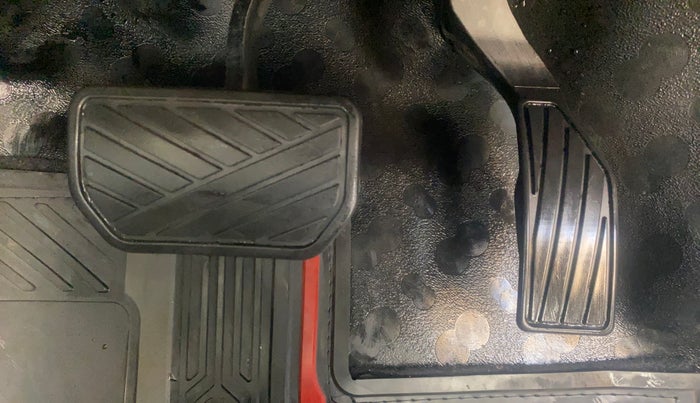 2022 Maruti BREZZA VXI AT SMART HYBRID, Petrol, Automatic, 10,563 km, Pedals