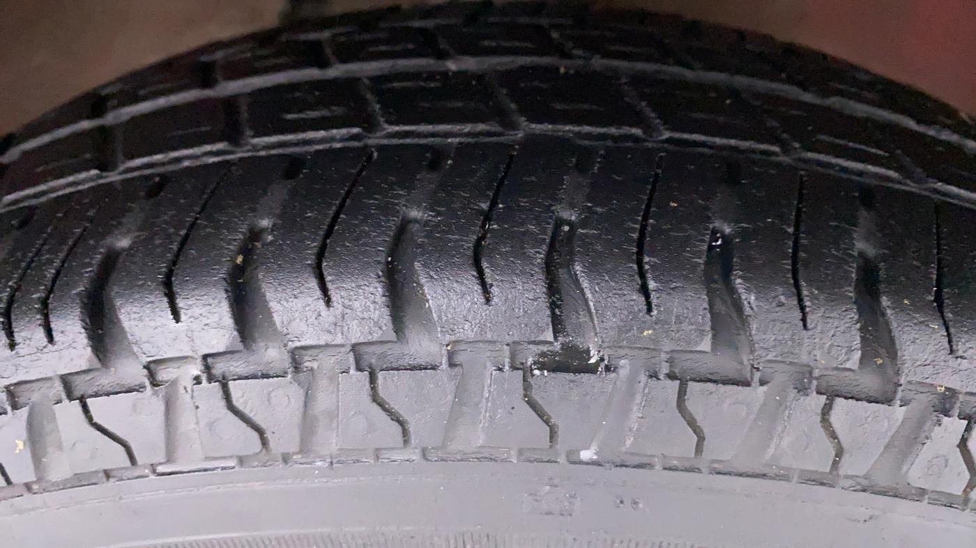 2018 Maruti Alto 800 LXI OPT, Petrol, Manual, 40,064 km, Right Front Tyre Tread