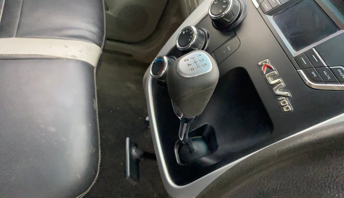 2016 Mahindra Kuv100 K6 5 STR, Petrol, Manual, 64,900 km, Gear Lever